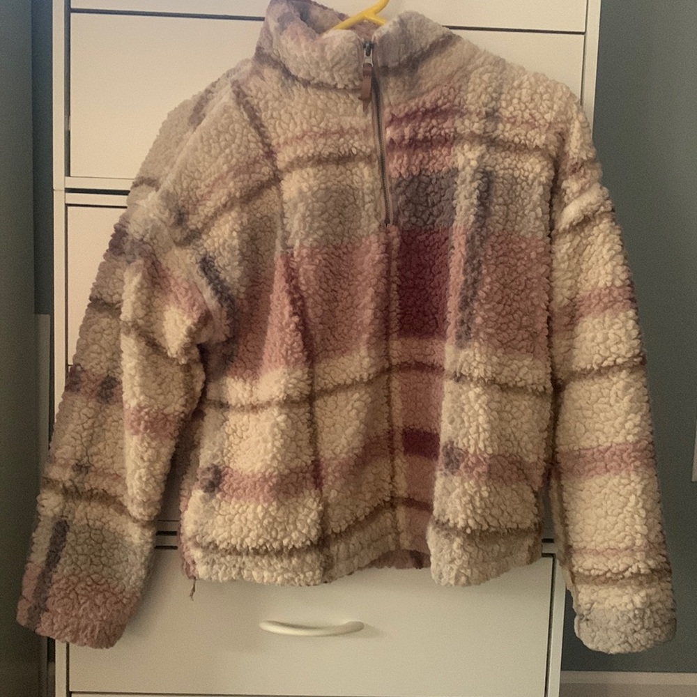 1/4 zip Sherpa with pockets